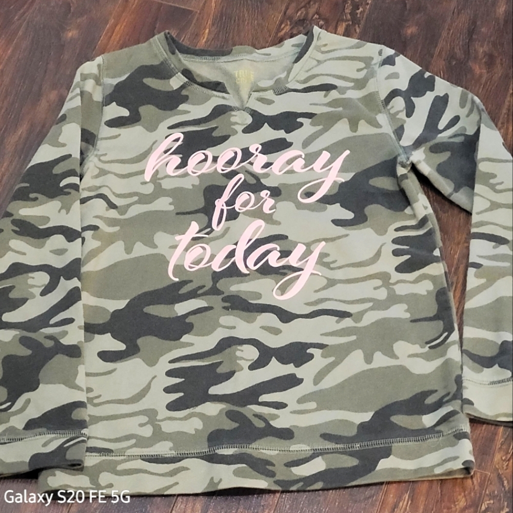 💲5/25💲 Girls sweatshirt